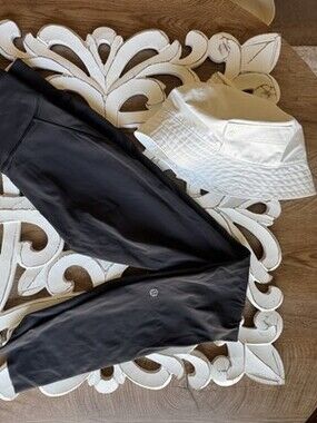 Lululemon Leggings And Bucket Hat Bundle Size 2 Women's